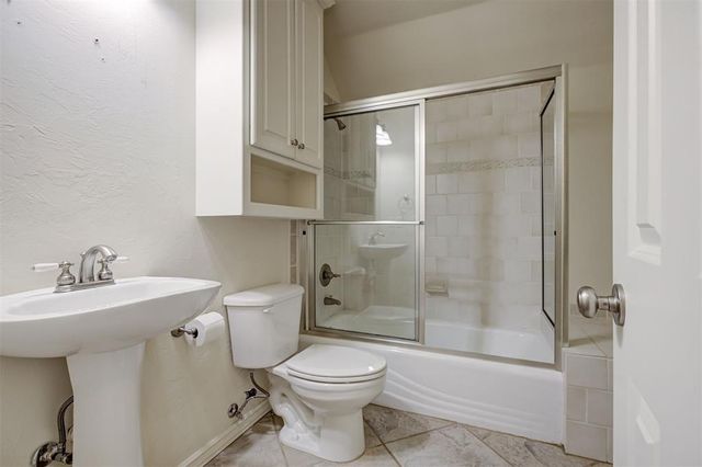 236 Olde Brook Court, Norman, OK 73072