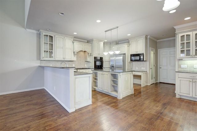 236 Olde Brook Court, Norman, OK 73072