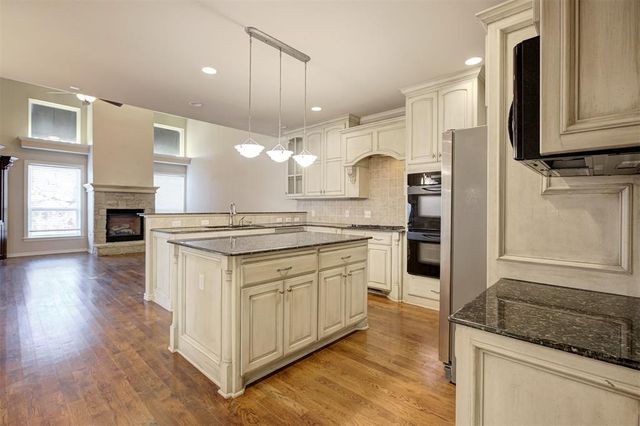 236 Olde Brook Court, Norman, OK 73072