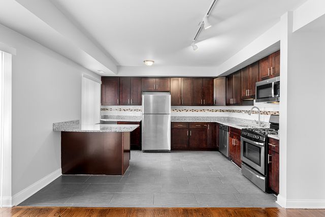 2451 W Howard Street 509, Chicago, IL 60645