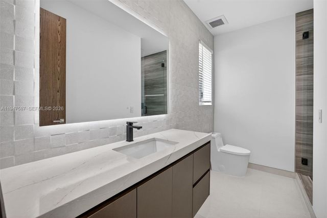 604 SW 7th St, Fort Lauderdale, FL 33315