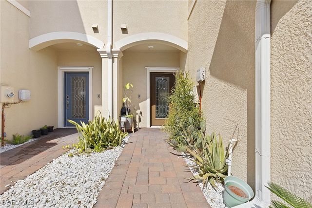 2667 Blossom WAY, Naples, FL 34120