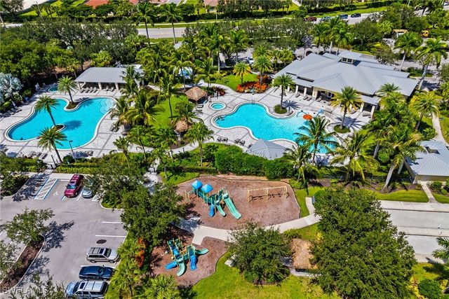 2667 Blossom WAY, Naples, FL 34120