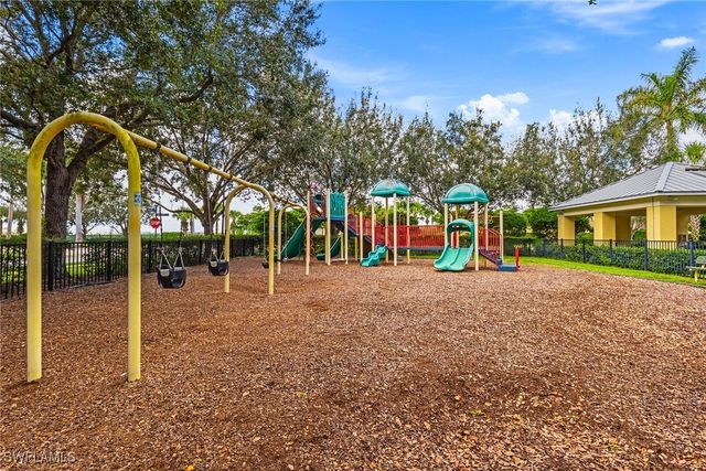 2667 Blossom WAY, Naples, FL 34120