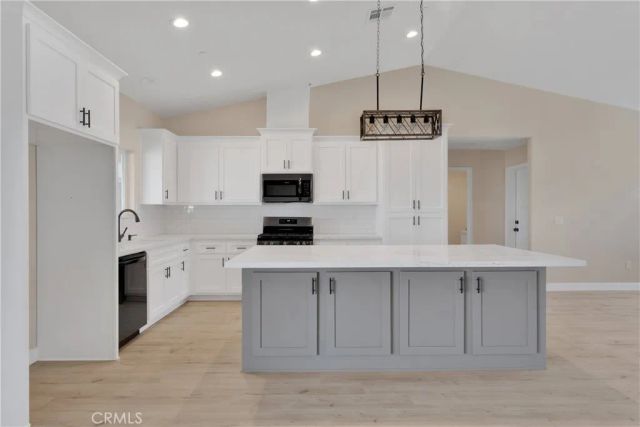 22520 Houston Street, Apple Valley, CA 92308