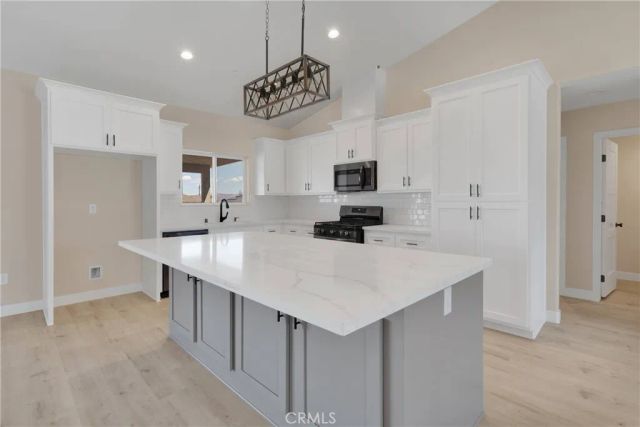 22520 Houston Street, Apple Valley, CA 92308