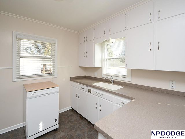 3213 S 43rd Street, Omaha, NE 68105