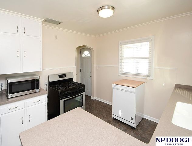 3213 S 43rd Street, Omaha, NE 68105