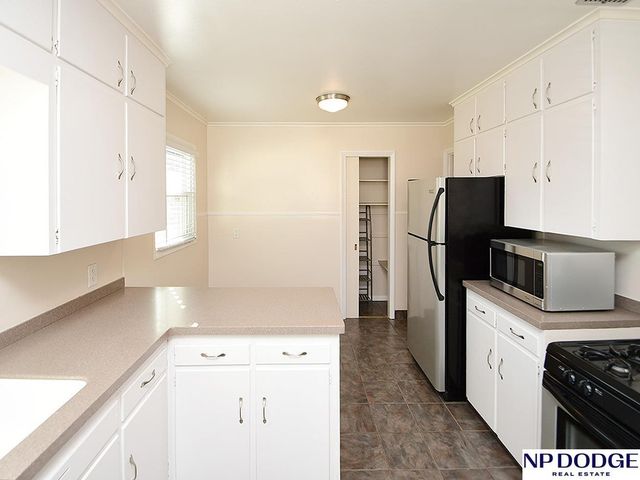 3213 S 43rd Street, Omaha, NE 68105