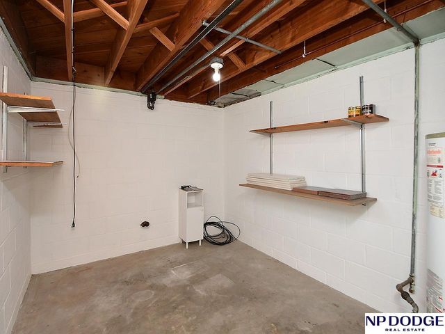 3213 S 43rd Street, Omaha, NE 68105