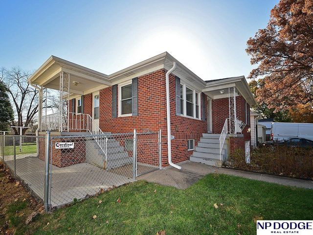 3213 S 43rd Street, Omaha, NE 68105