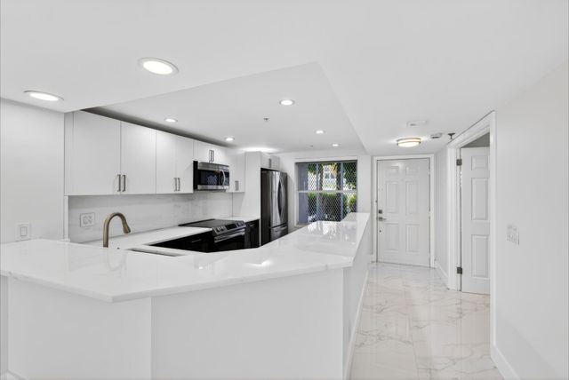 3901 S Flagler Drive 105, West Palm Beach, FL 33405