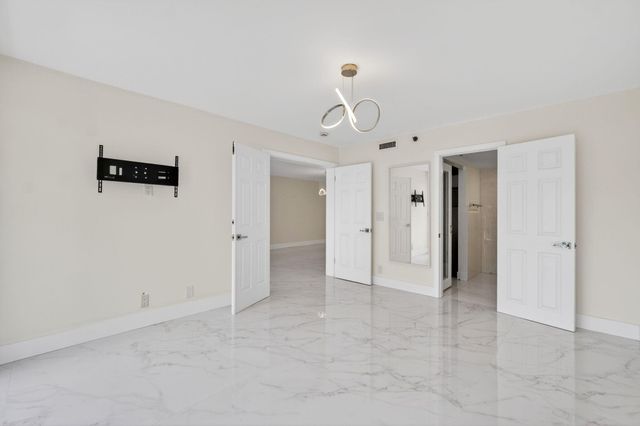 3901 S Flagler Drive 105, West Palm Beach, FL 33405
