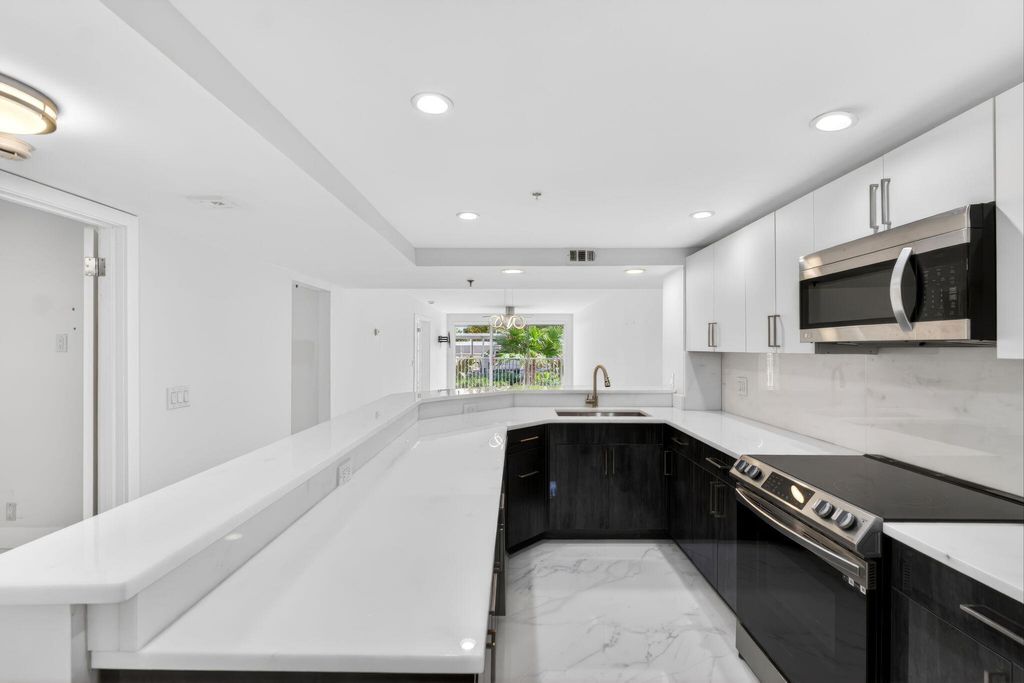 3901 S Flagler Drive 105, West Palm Beach, FL 33405