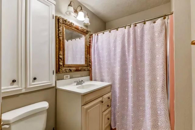 212 Danna Lane, Houston, TX 77009