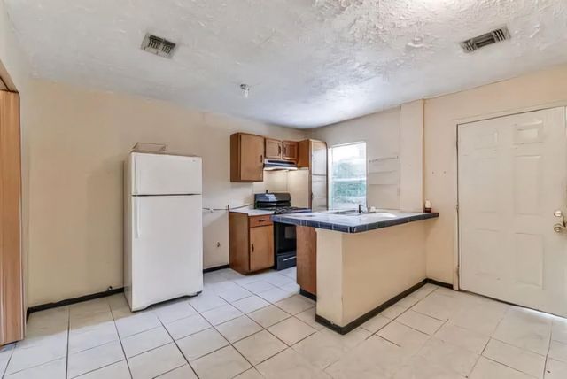 212 Danna Lane, Houston, TX 77009