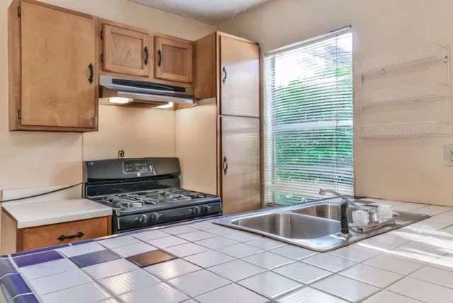 212 Danna Lane, Houston, TX 77009