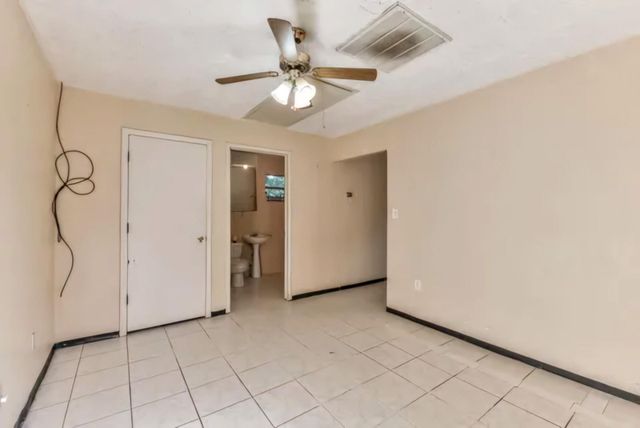 212 Danna Lane, Houston, TX 77009