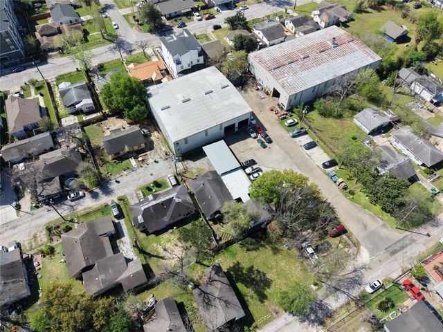 212 Danna Lane, Houston, TX 77009