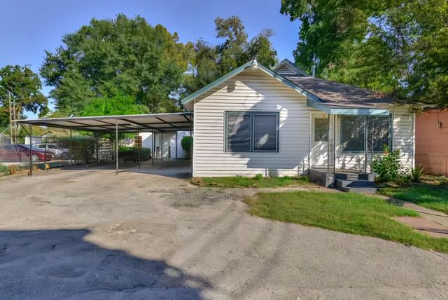 212 Danna Lane, Houston, TX 77009