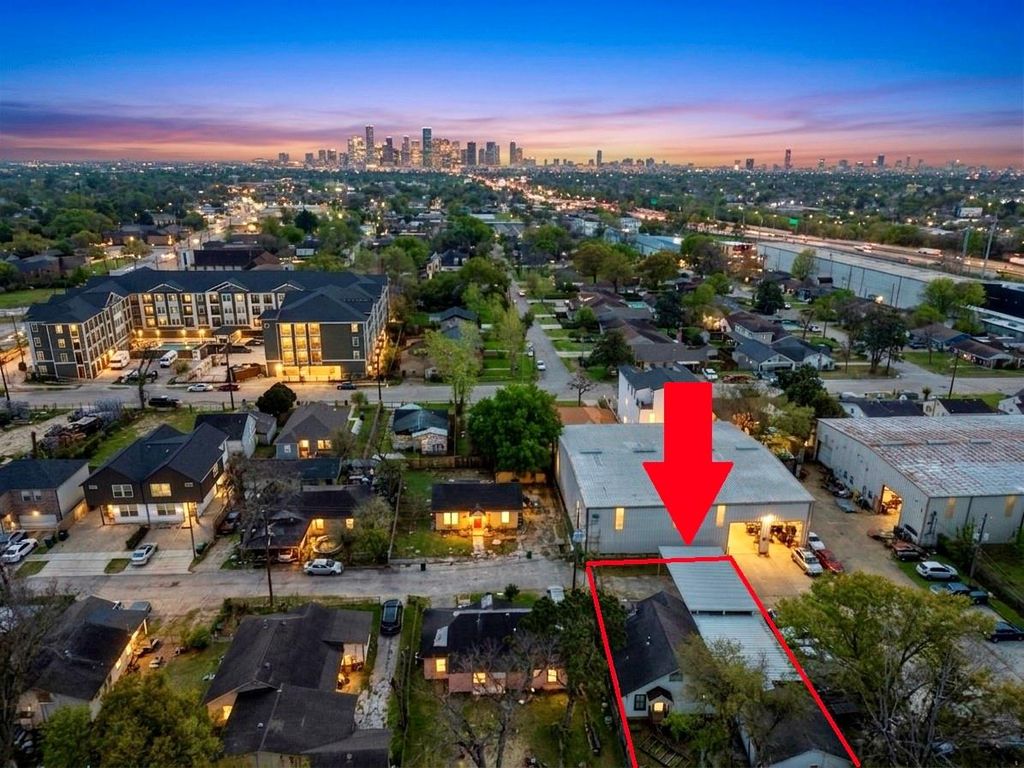 212 Danna Lane, Houston, TX 77009