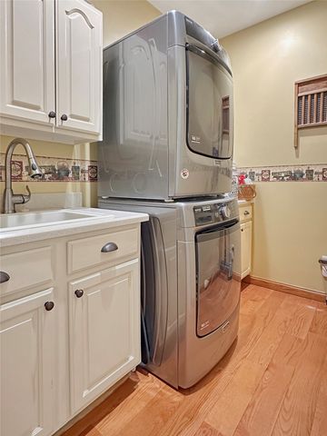 5515 SANDALWOOD Court, Erie, PA 16506