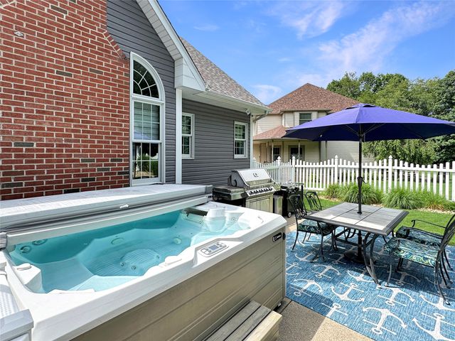5515 SANDALWOOD Court, Erie, PA 16506
