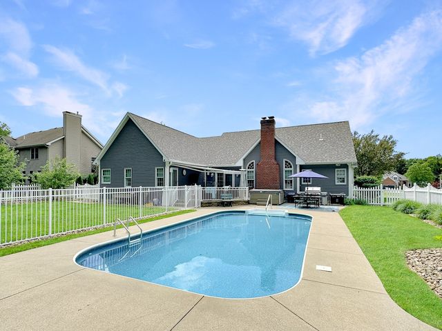 5515 SANDALWOOD Court, Erie, PA 16506