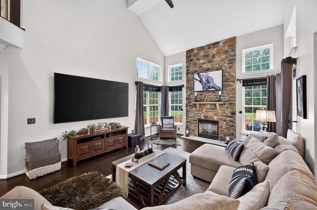 8358 MINERAL SPRINGS DR, Manassas, VA 20112