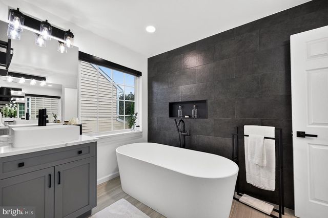 8358 MINERAL SPRINGS DR, Manassas, VA 20112