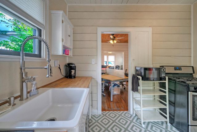 1711 E 7th ST 1, Austin, TX 78702