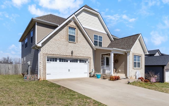 752 Crestone Ln, Clarksville, TN 37042