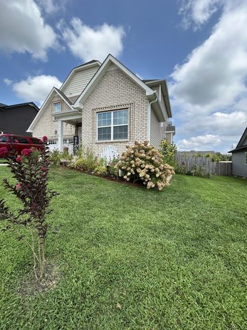 752 Crestone Ln, Clarksville, TN 37042