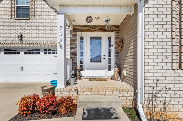 752 Crestone Ln, Clarksville, TN 37042