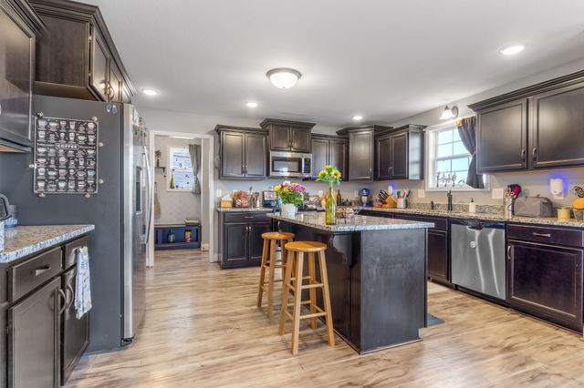 752 Crestone Ln, Clarksville, TN 37042
