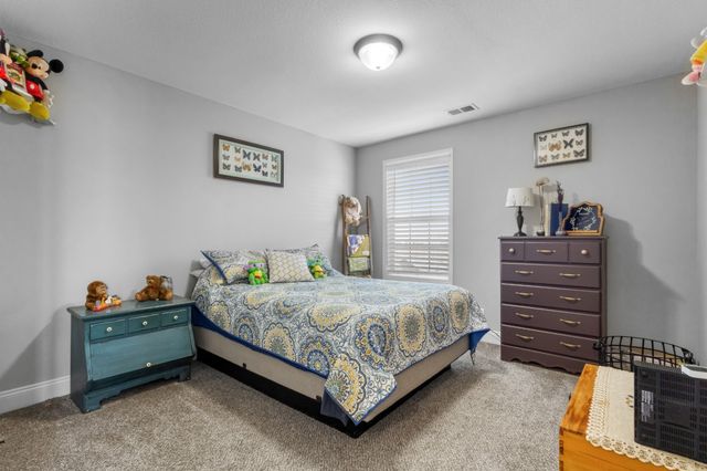 752 Crestone Ln, Clarksville, TN 37042