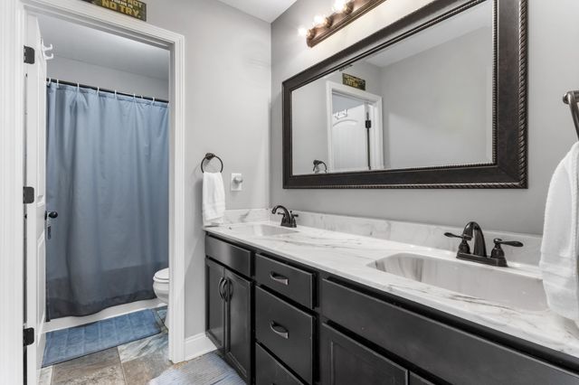 752 Crestone Ln, Clarksville, TN 37042