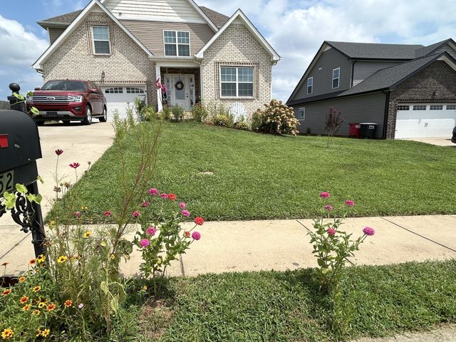 752 Crestone Ln, Clarksville, TN 37042