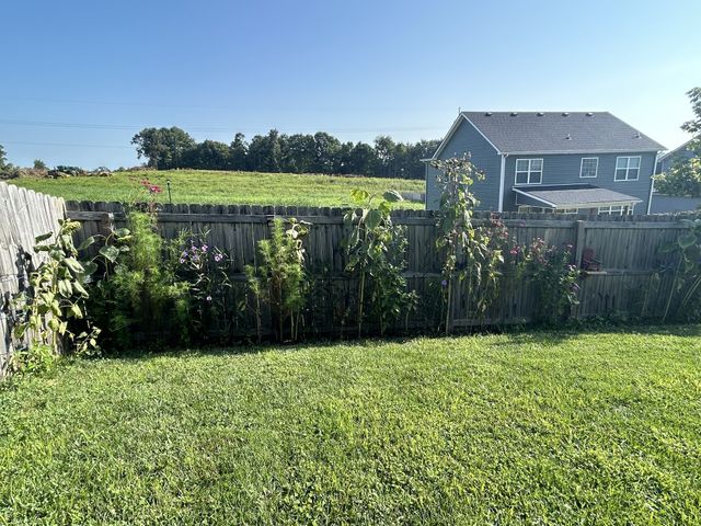 752 Crestone Ln, Clarksville, TN 37042