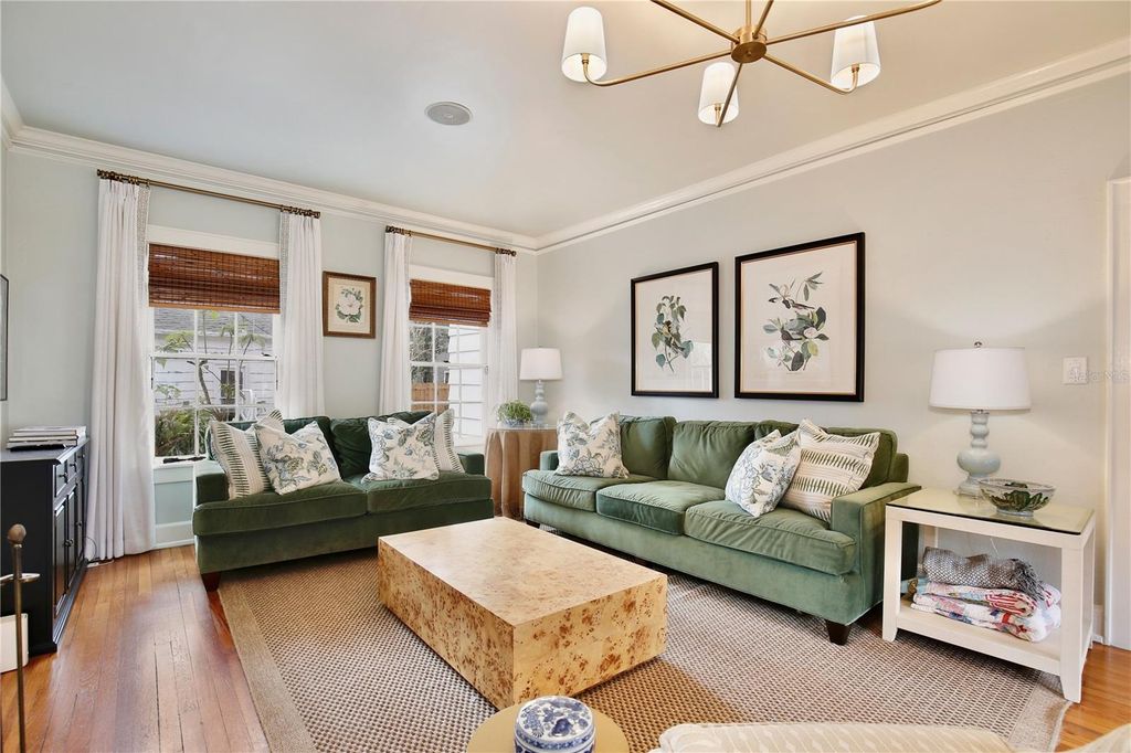 Image 14 of property listing at 918 S PALMETTO AVENUE, Sanford, FL 32771