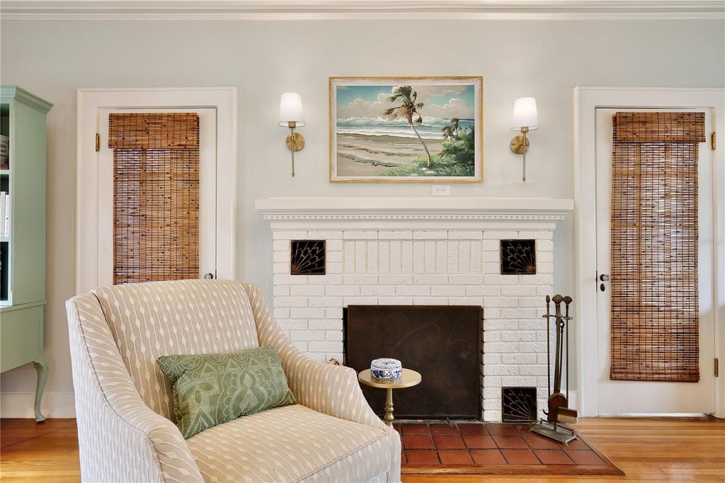 Image 17 of property listing at 918 S PALMETTO AVENUE, Sanford, FL 32771