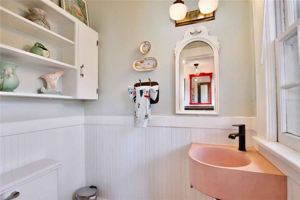 Image 26 of property listing at 918 S PALMETTO AVENUE, Sanford, FL 32771