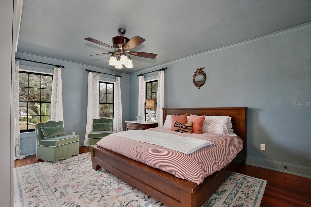 Image 30 of property listing at 918 S PALMETTO AVENUE, Sanford, FL 32771