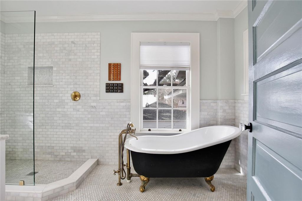 Image 34 of property listing at 918 S PALMETTO AVENUE, Sanford, FL 32771