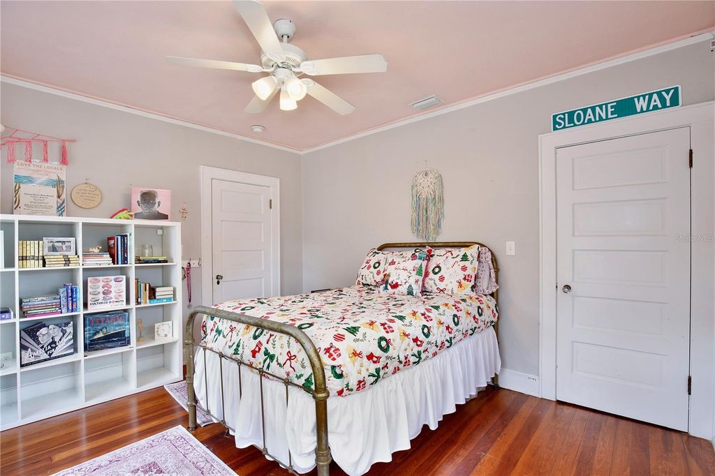 Image 46 of property listing at 918 S PALMETTO AVENUE, Sanford, FL 32771