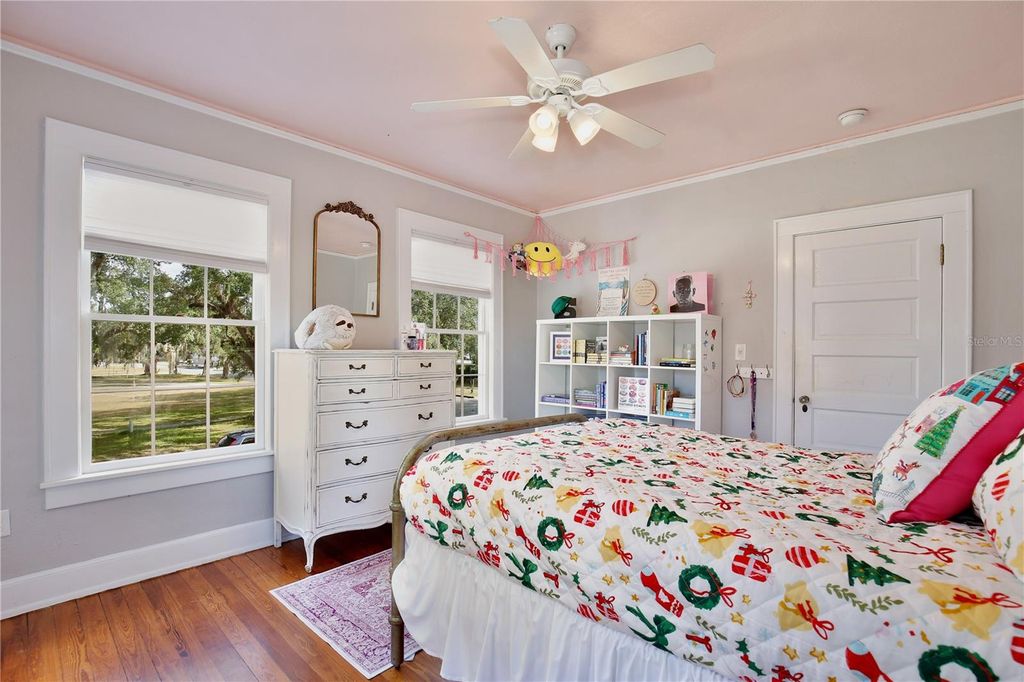 Image 47 of property listing at 918 S PALMETTO AVENUE, Sanford, FL 32771