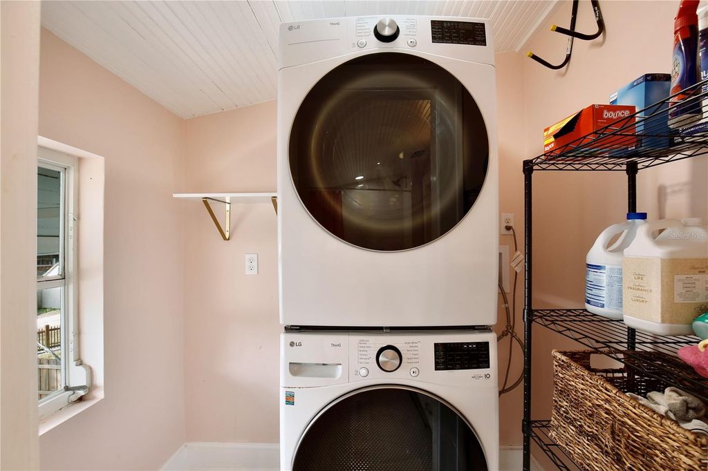 Image 50 of property listing at 918 S PALMETTO AVENUE, Sanford, FL 32771