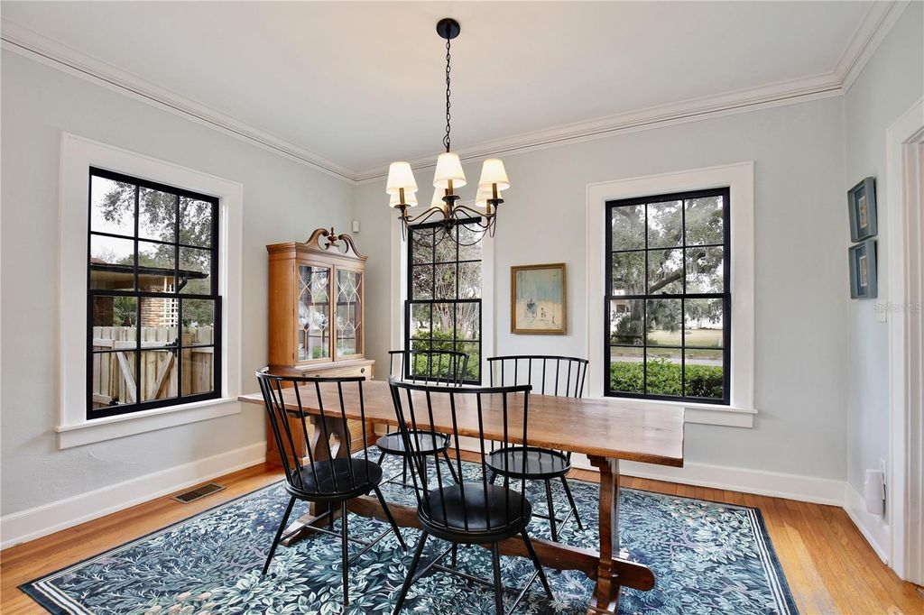 Image 6 of property listing at 918 S PALMETTO AVENUE, Sanford, FL 32771