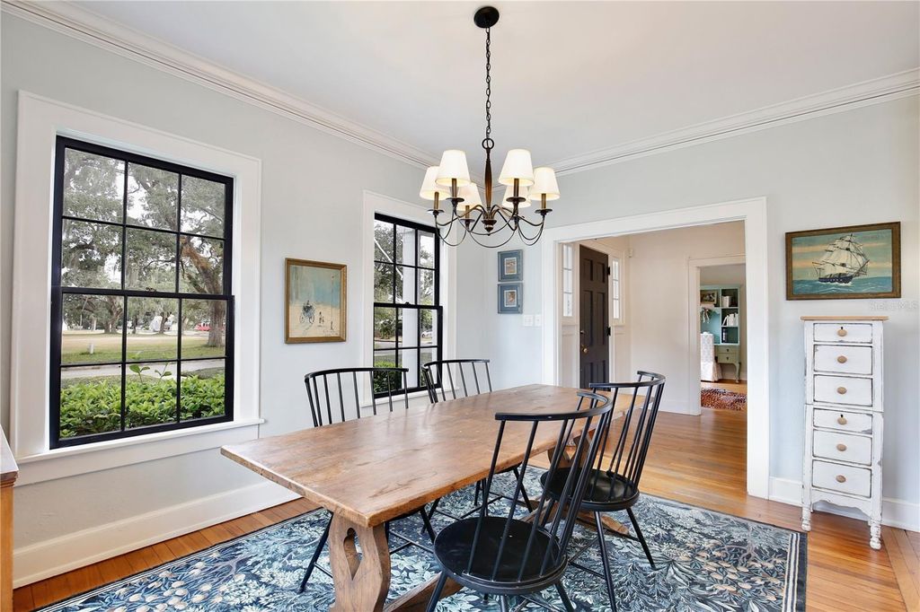 Image 7 of property listing at 918 S PALMETTO AVENUE, Sanford, FL 32771