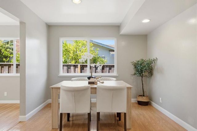847 Alderbrook Lane, Cupertino, CA 95014
